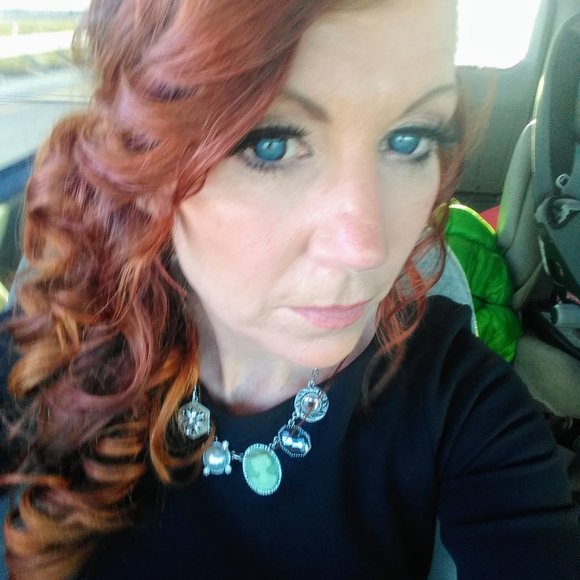 Meet your Posher, Ginny - Picture 2 of 16